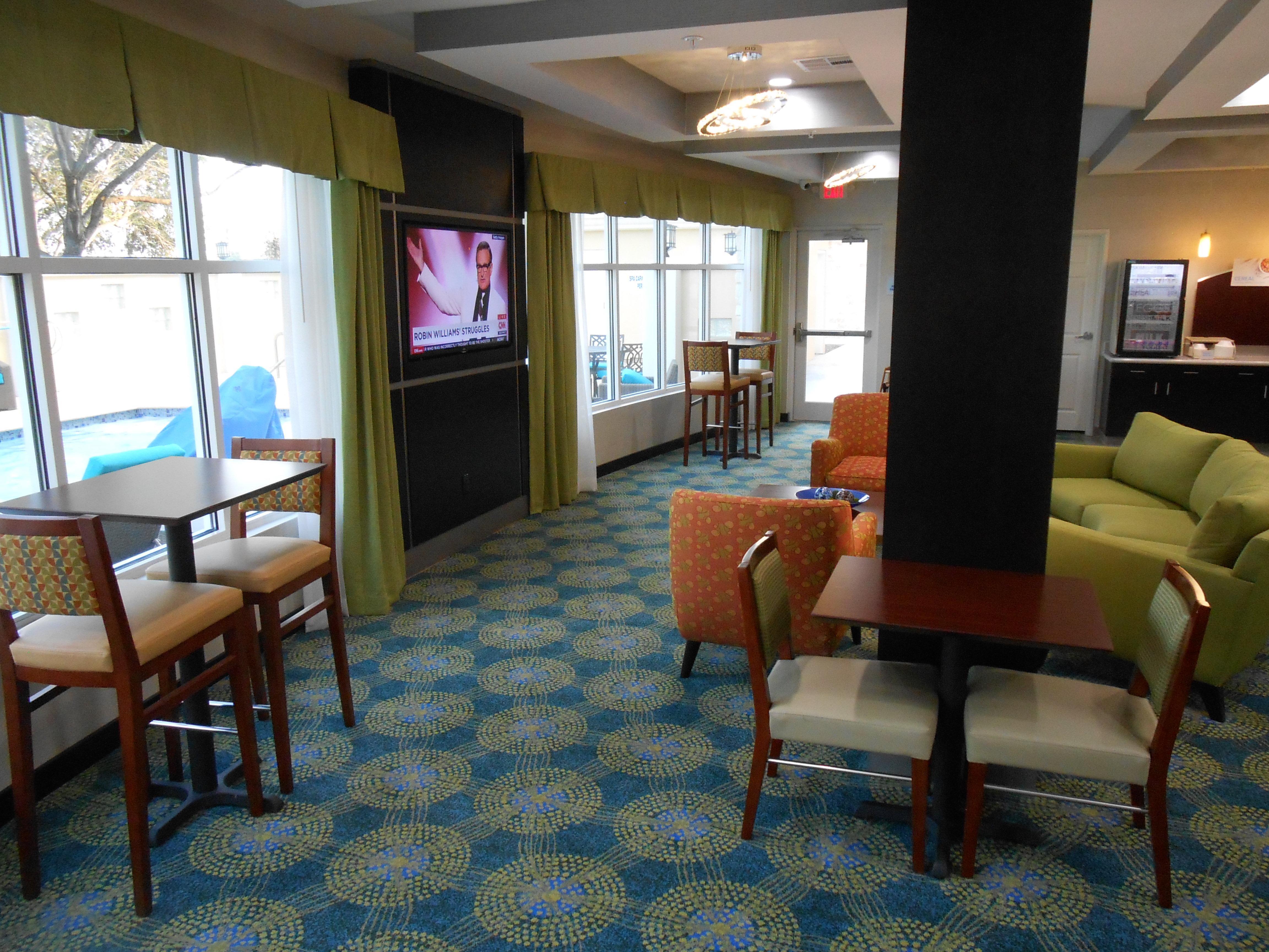 Holiday Inn Express & Suites Houston Northwest-Brookhollow, An Ihg Hotel Exterior photo